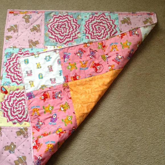 NWOT Handmade Baby Quilt Blanket Scrappy Flannel Multicolored Quilted Bedding - Picture 4 of 7